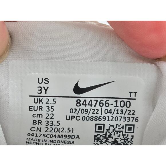 Nike Air Presto Triple White Mesh 844766-100-Size 3 Kids - Picture 6 of 8